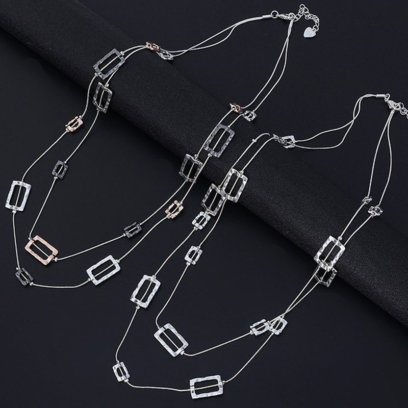 Collier long à plusieurs rangs - Layered Pendant Necklace Aesthetic avis et prix