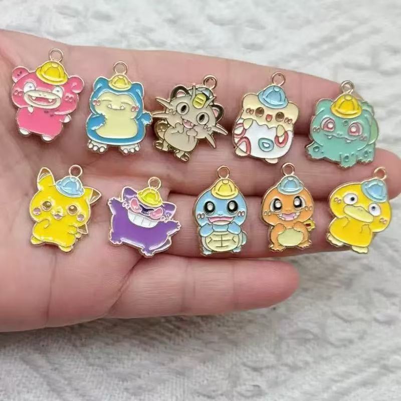 10 Breloques en émail à thème  - Anime Pendant Necklace avis et prix