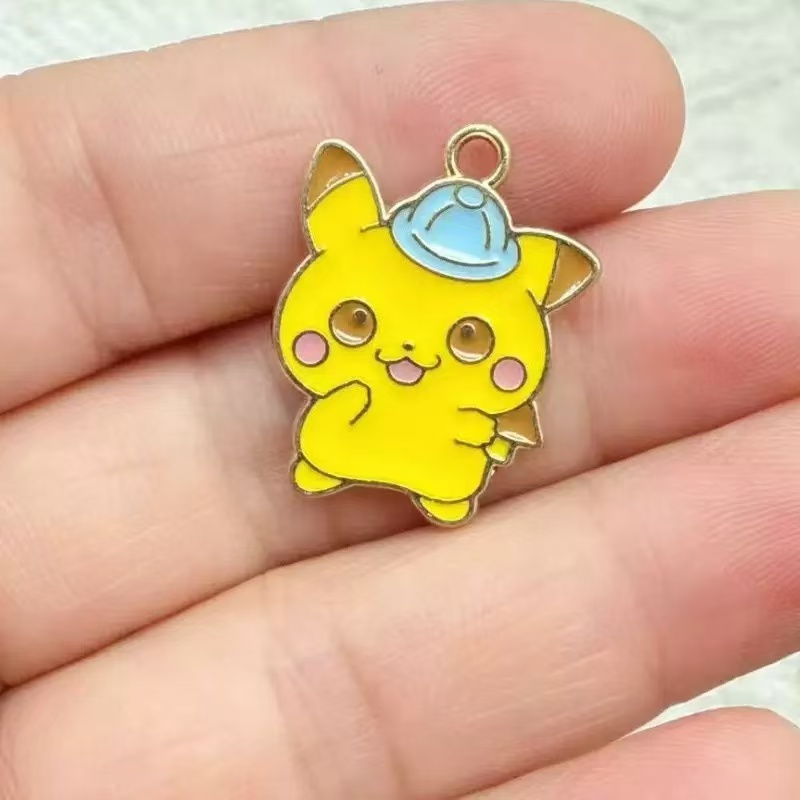 10 Breloques en émail à thème  - Anime Pendant Necklace avis et prix