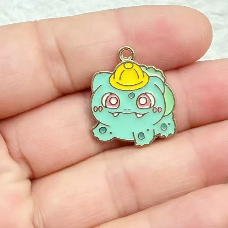 10 Breloques en émail à thème  - Anime Pendant Necklace avis et prix